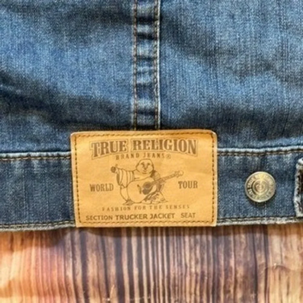 True Religion size large